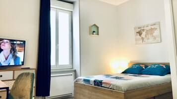 1 chambre, fer et planche à repasser, lit parapluie, Wi-Fi gratuit