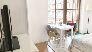 1 bedroom, free WiFi, bed sheets