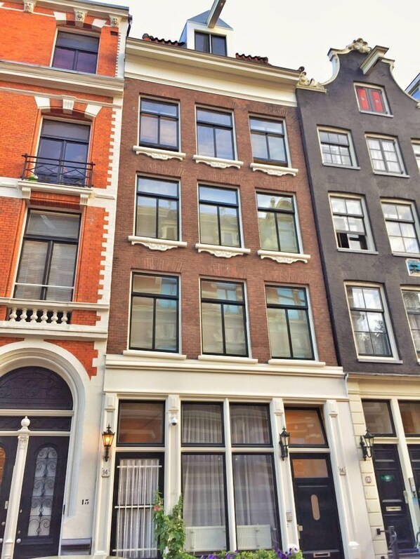 Mặt tiền nơi lưu trú