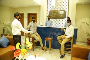 Lobby sitting area - The Jawai Gateway Hotel (Sumerpur)