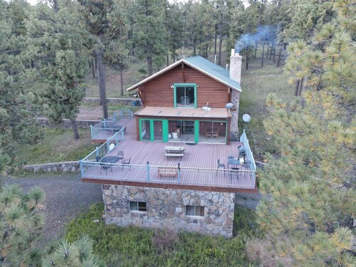 Spacious Rustic Log Cabin