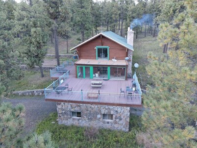 Spacious Rustic Log Cabin