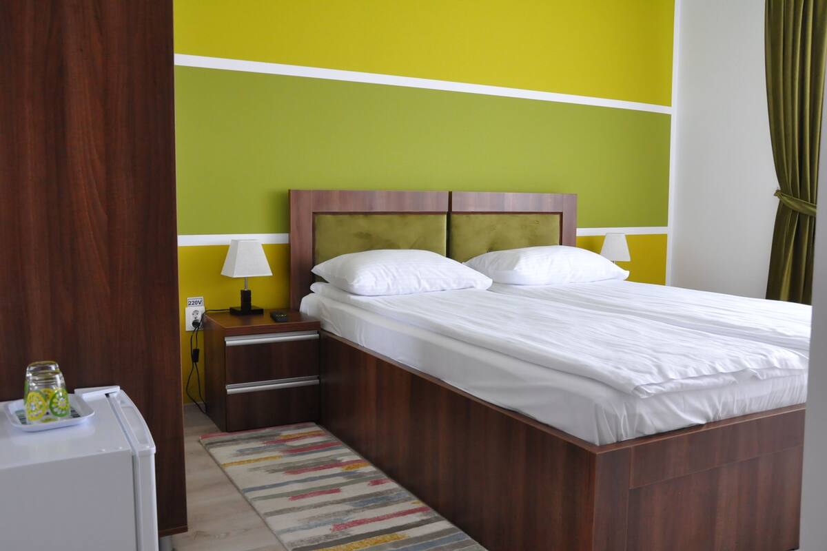 Minibar, insonorización, wifi gratis y ropa de cama