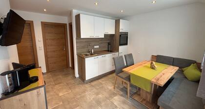 Apart Bergkristall - apartment max. 4 adults + 1 child 3 years, 2 separate bedrooms, terrace