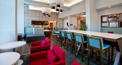 Hampton Inn & Suites Ottawa West