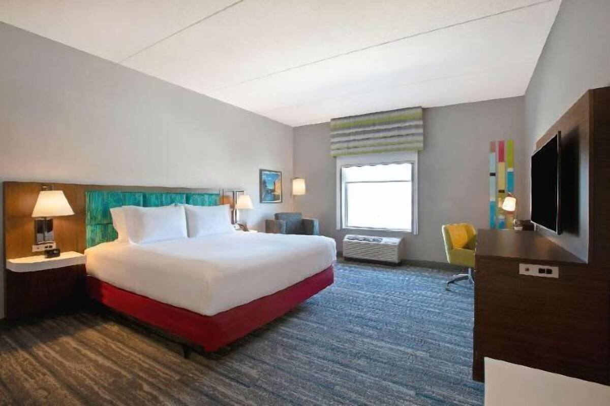 1 bedroom, in-room safe, desk, free WiFi