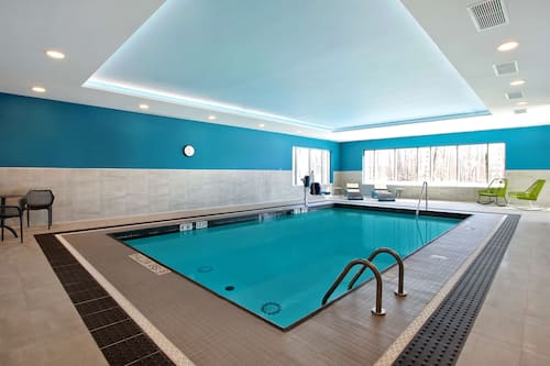 Piscine intérieure