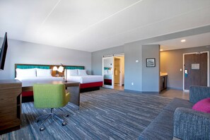 Studio Suite, 2 Tempat Tidur Queen, Bebas Asap Rokok, lemari es & microwave (Wet bar) | Brankas, meja kerja, Wi-Fi gratis, dan seprai linen