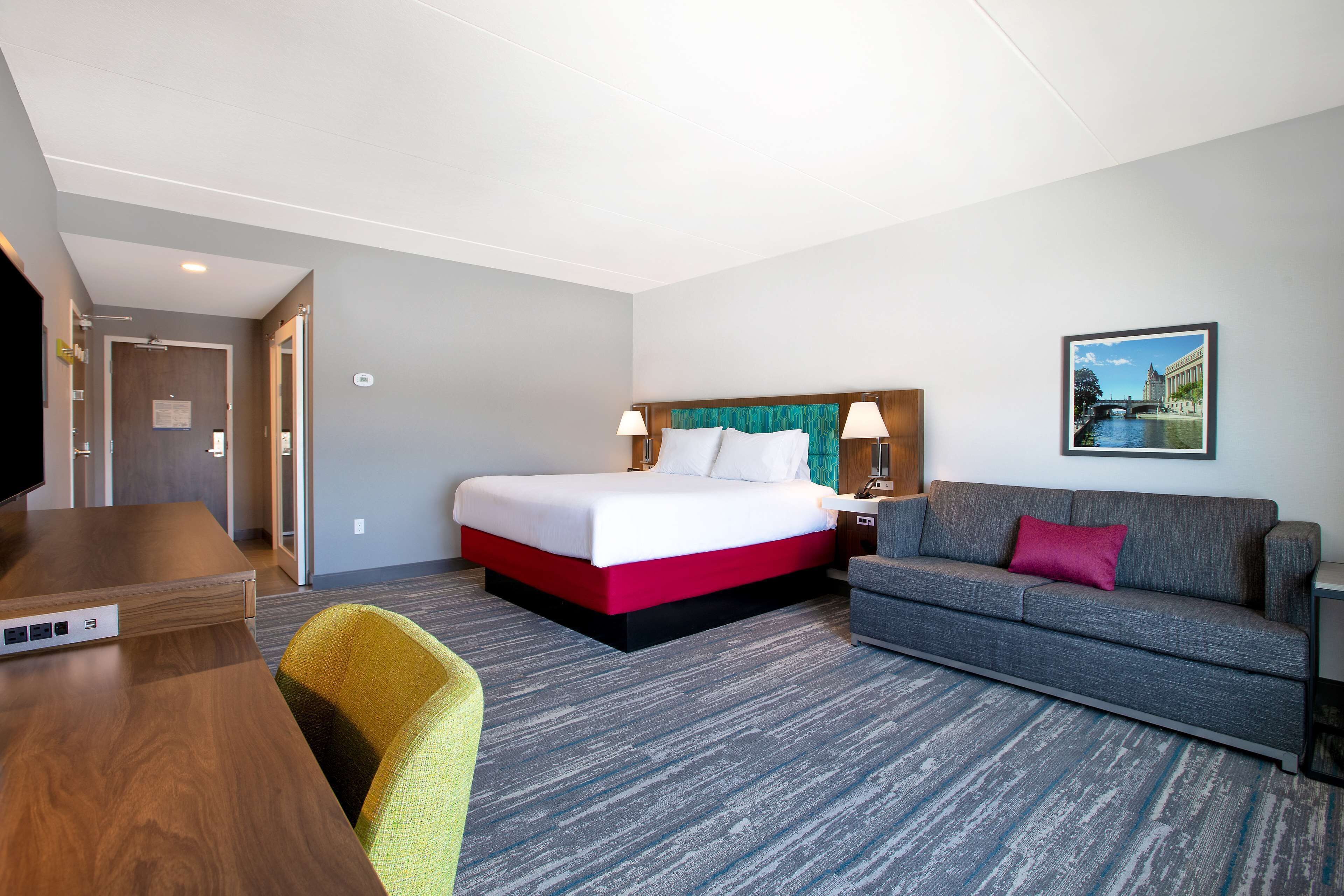 Kamar, 1 Tempat Tidur King dengan tempat tidur Sofa, Bebas Asap Rokok, lemari es & microwave | Area keluarga