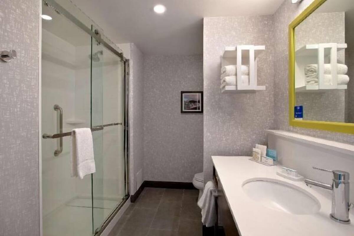 Bathroom | Free toiletries, hair dryer, towels, soap