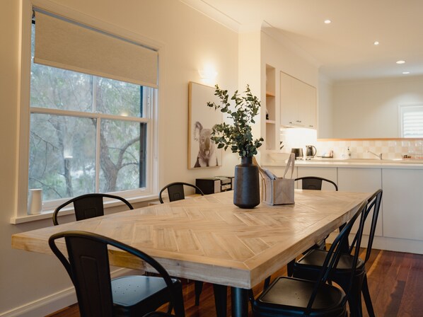 Dining - Cypress Lakes resort-making your stay easy & clean. We love our guests! (Pokolbin)