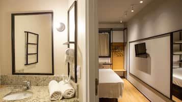 Kamar Standar, 1 Tempat Tidur Double | 1 kamar tidur, minibar, Wi-Fi gratis, dan seprai linen