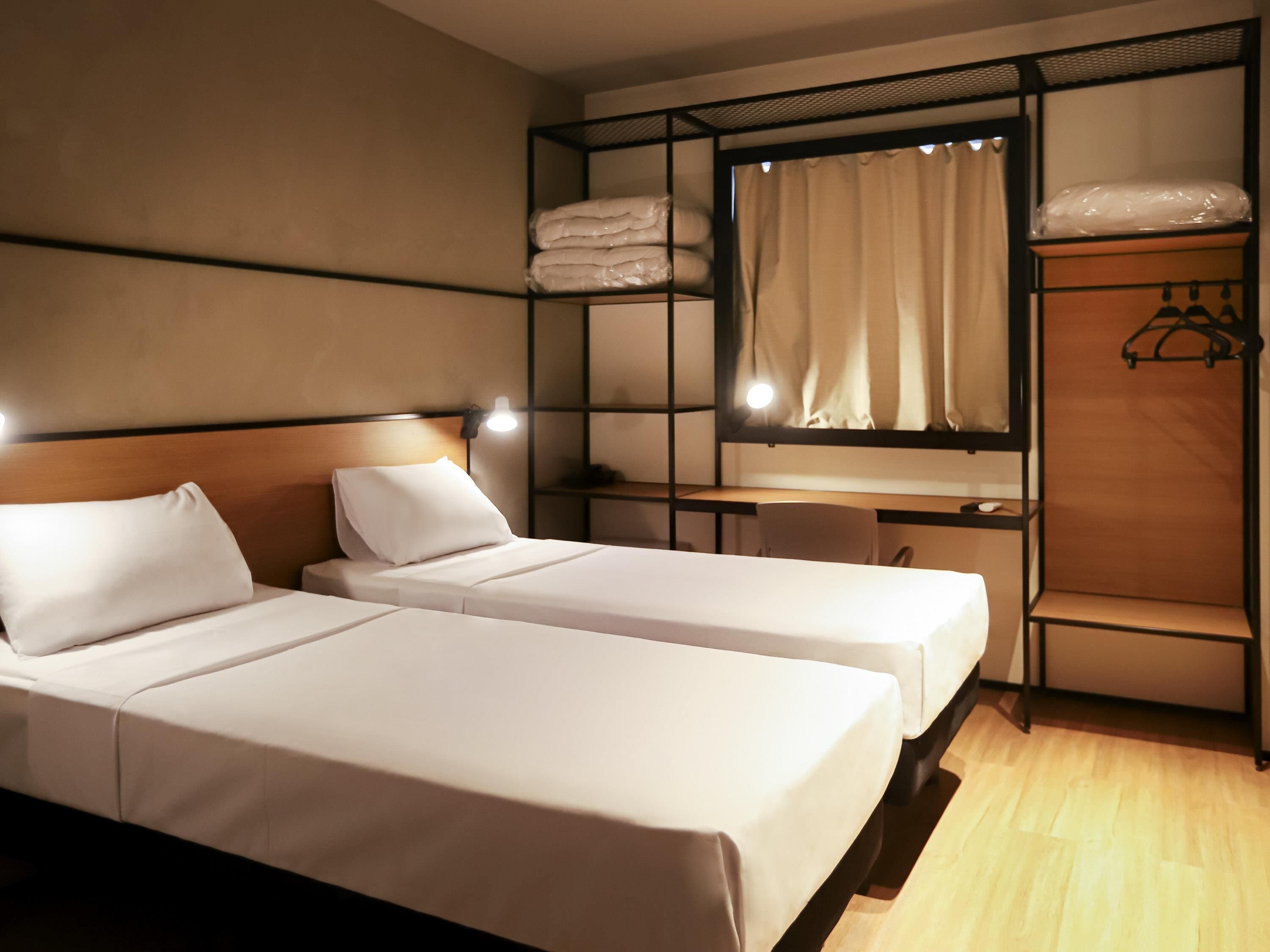 Standard Room, 2 Twin Beds | 1 bedroom, minibar, free WiFi, bed sheets