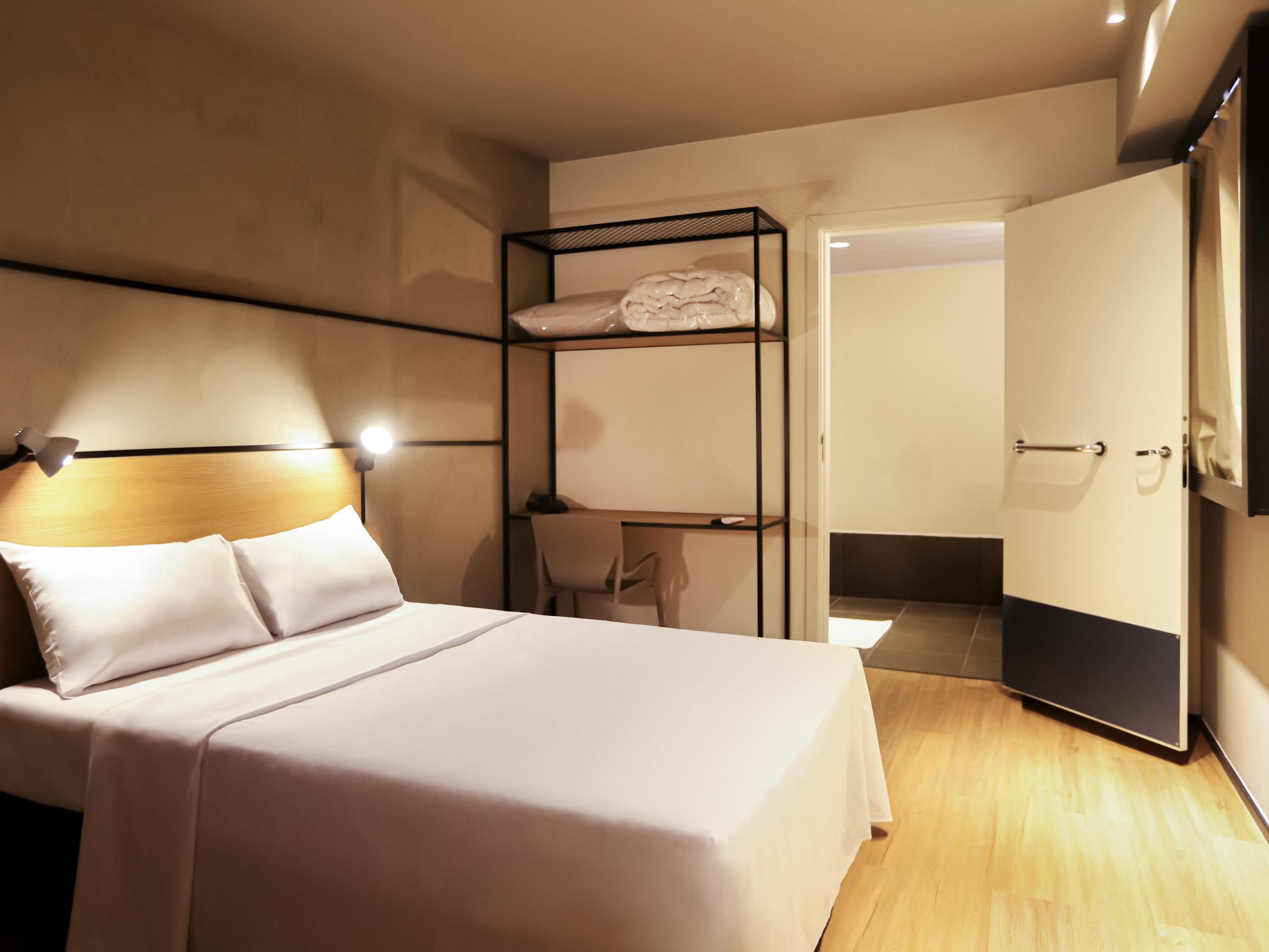 Habitación estándar, 1 cama matrimonial, con acceso para personas discapacitadas | 1 habitación, minibar, wifi gratis y ropa de cama 