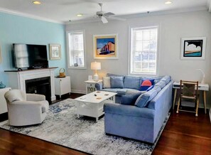 TV - Cape Haven - Condo 1.5 Blocks from Beach (Cape Charles)