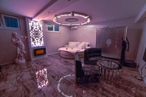 Deluxe Apartment, Jetted Tub (1) - Spa (Novi Sad)