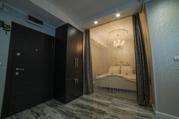 Deluxe Apartment, Sauna (2) | 1 bedroom, soundproofing, free WiFi, bed sheets - Spa (Novi Sad)