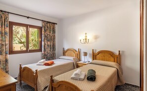 4 Schlafzimmer, Bügeleisen/Bügelbrett, kostenloses WLAN, Bettwäsche