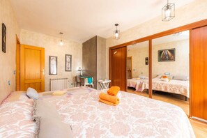 3 slaapkamers, een strijkplank/strijkijzer, gratis wifi, beddengoed