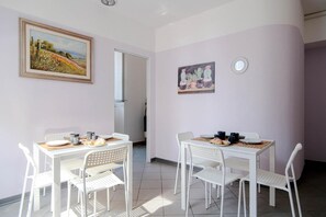 Dining - Downtown Rooms (Como)