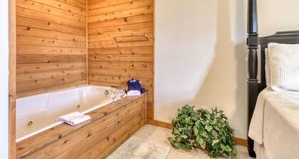 Amazing Grace, “Cozy Cabin Retreat in the Smokies!!