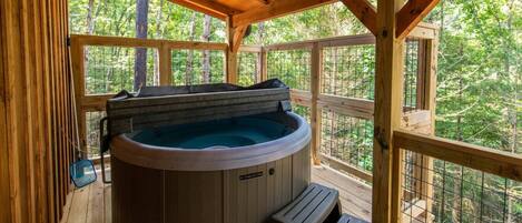 Outdoor spa tub