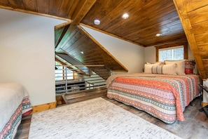 2 bedrooms, desk, free WiFi, bed sheets - Dreamscape- Hot Tub, Firepit, Private Hiking, WiFi, 4 mins to Natural Bridge (Campton)
