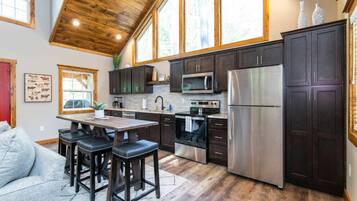 Frigorífic, microones, forn i placa de cuina