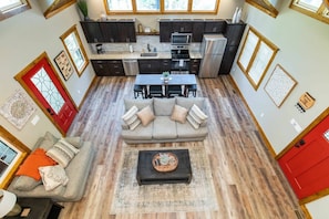 Smart TV, fireplace - Dreamscape- Hot Tub, Firepit, Private Hiking, WiFi, 4 mins to Natural Bridge (Campton)