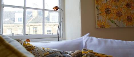 2 chambres, fer et planche à repasser, Wi-Fi, draps fournis