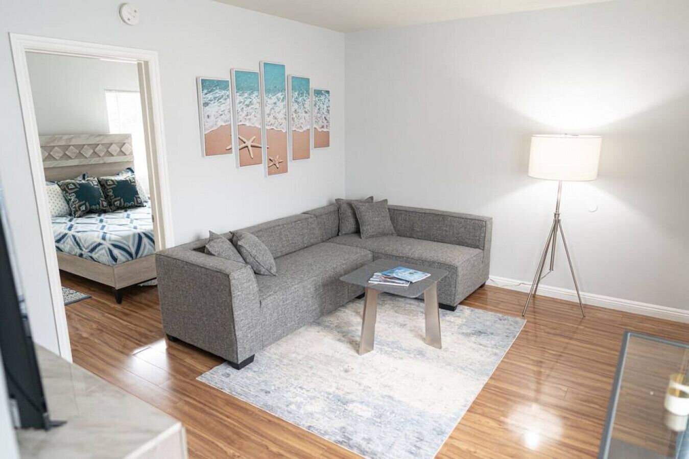 SERENE OASIS: BEAUTIFUL 1BR HOUSE in GLENDALE w/ PRIVATE PATIO & PARKING p5