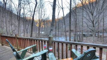 Cabin, 3 Bedrooms | Balcony