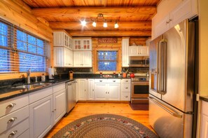 小屋, 3 間臥室 | 私人廚房 | 電冰箱、微波爐、烤箱、洗碗機