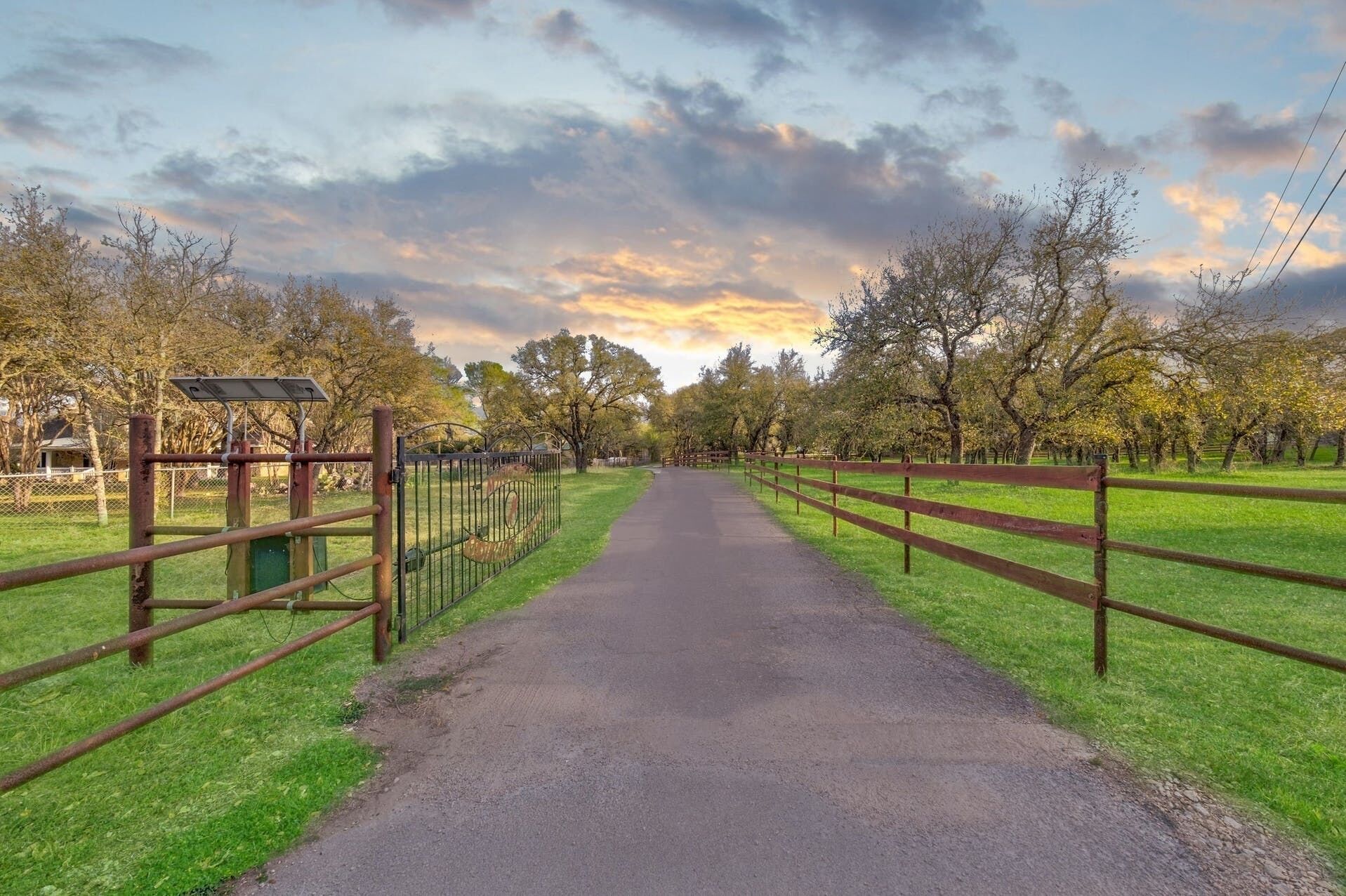 Guesthouse on 5 acres in beautiful Hill Country