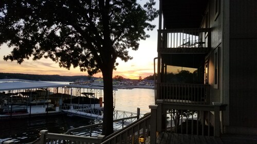 Lakefront Stay in Margaritaville Cove. Perfect for Fun & Relaxation!