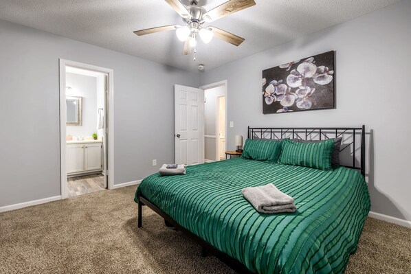 2 bedrooms, iron/ironing board, WiFi, bed sheets