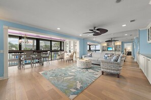 TV, DVD player - Mariner Pointe #542 - Stunning, Direct Bay View, 2 bedroom 2 bathroom condo (Sanibel)