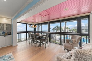 Interior - Mariner Pointe #542 - Stunning, Direct Bay View, 2 bedroom 2 bathroom condo (Sanibel)
