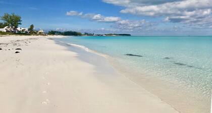 Rising Tides Beach Villa, Great Harbour Cay
