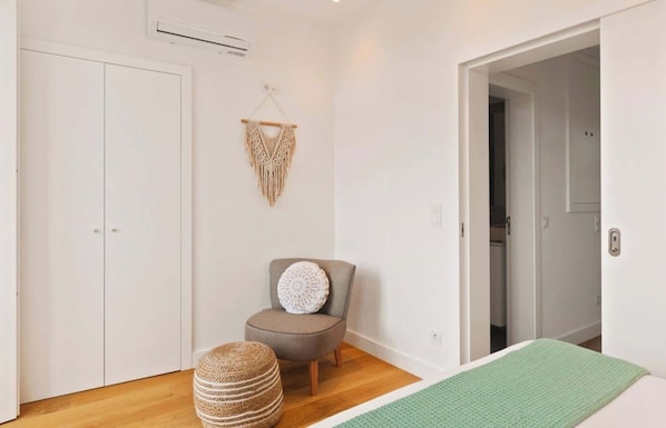 1 bedroom, iron/ironing board, internet