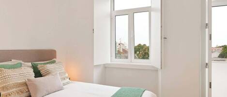 1 bedroom, iron/ironing board, internet