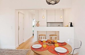 Dining - Modern 1BR Apartment in Historic Belém (Lisboa)