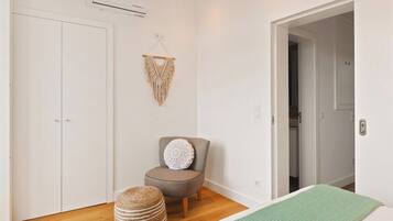 1 bedroom, iron/ironing board, internet