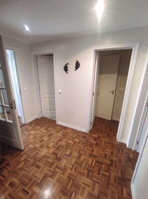 Interior - Spacious Contemporary 3BDR Apartment (Alfornelos)