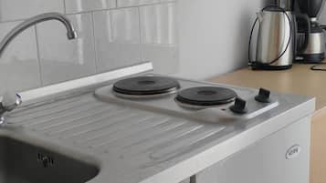 Estúdio básico, vista para o jardim, no jardim | Cozinha privada | Geladeira grande, cooktop, chaleira elétrica