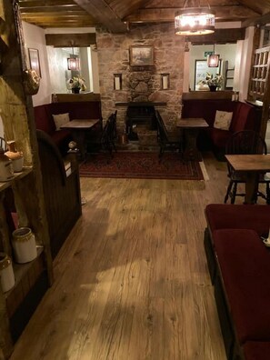 Bar (on property) - Kestor Inn (Newton Abbot)