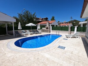 Outdoor pool, pool loungers
