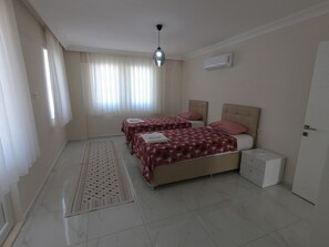 4 bedrooms, in-room safe, iron/ironing board, free WiFi