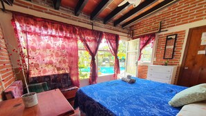 Basic Double Room | WiFi (free), individually decorated, individually furnished - Posada el paraiso (Tepoztlán)