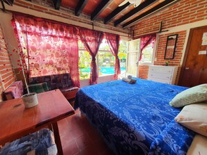 Basic Double Room | Individually decorated, individually furnished, free WiFi - Posada el paraiso (Tepoztlán)